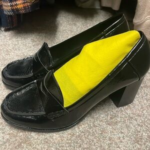 Black Jones New York Signature Cypress size 7